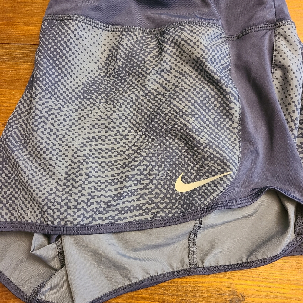 Nike running shorts XL